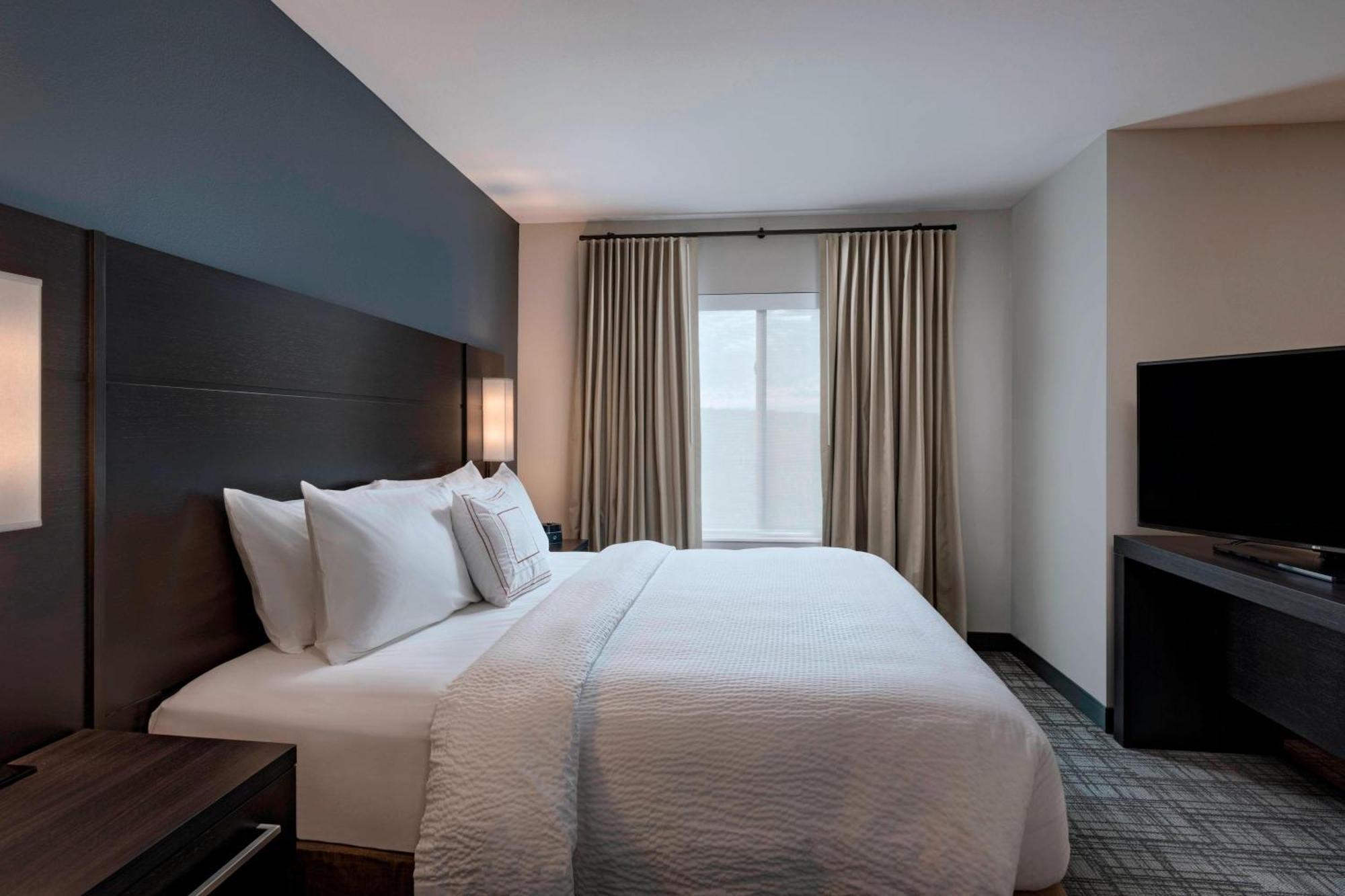 By Marriott St. Paul Downtown Hotel