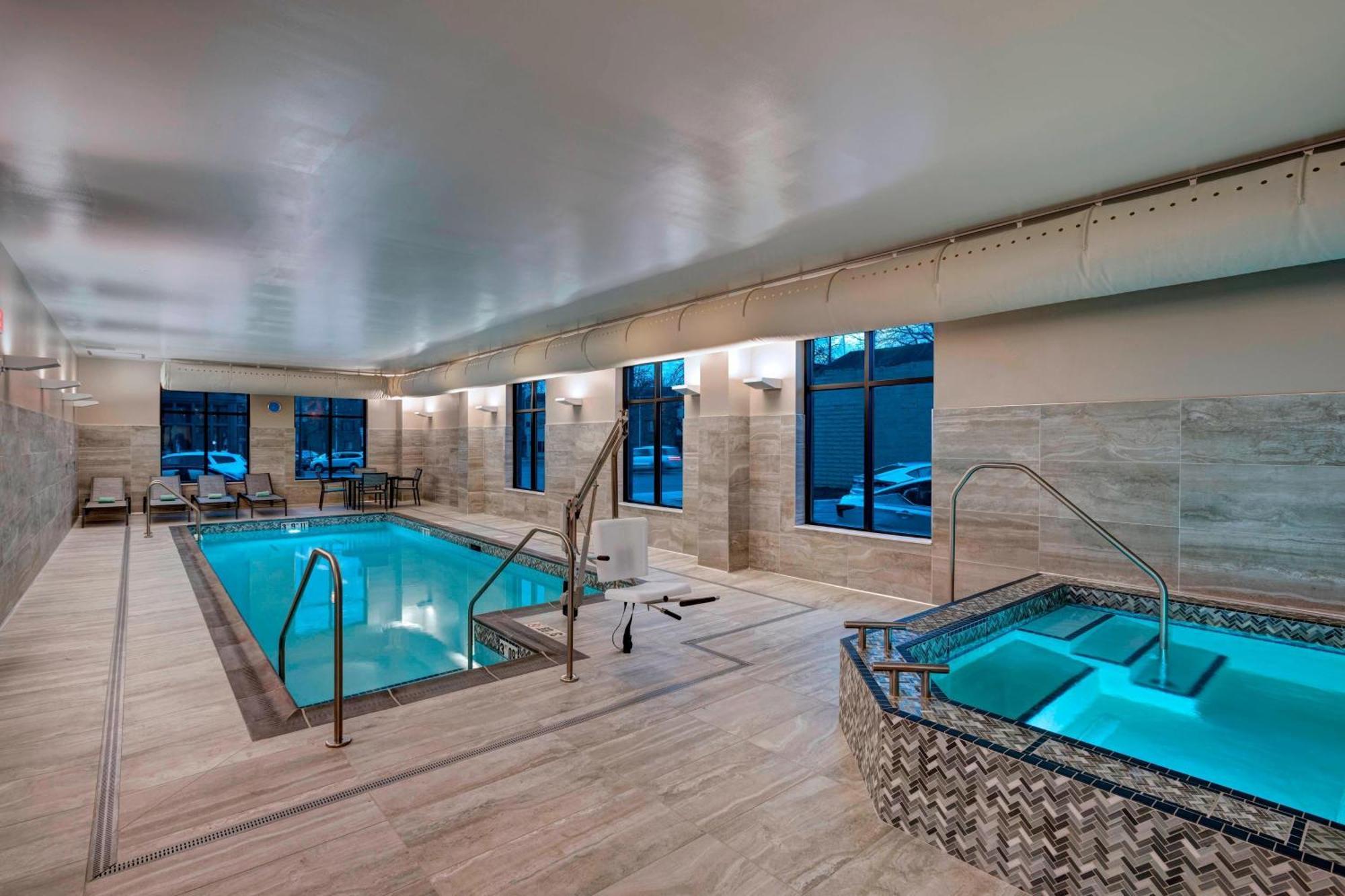 By Marriott St. Paul Downtown Hotel 3*